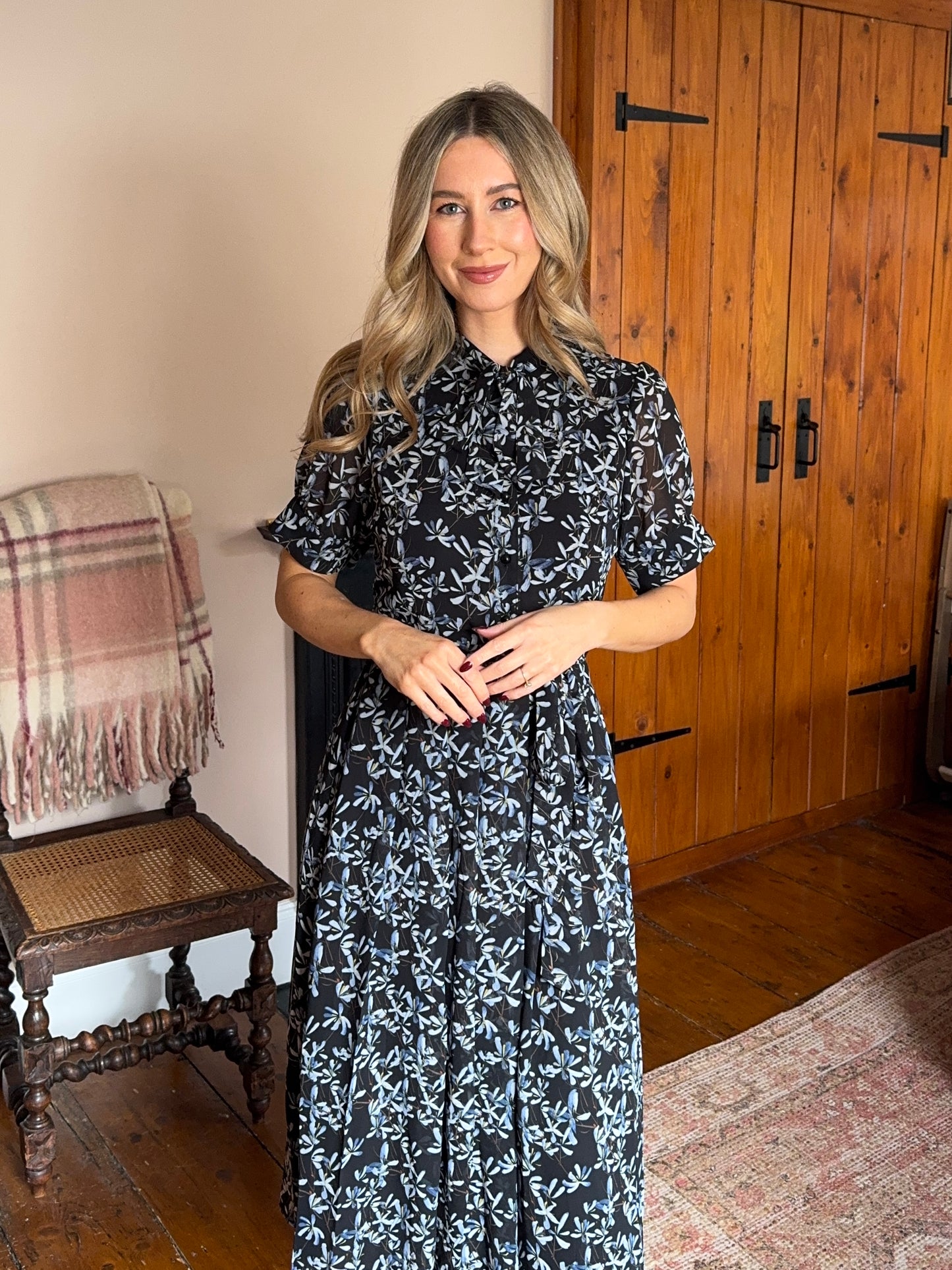 Blue and Black Bow Neck Short Sleeve Midi Dress